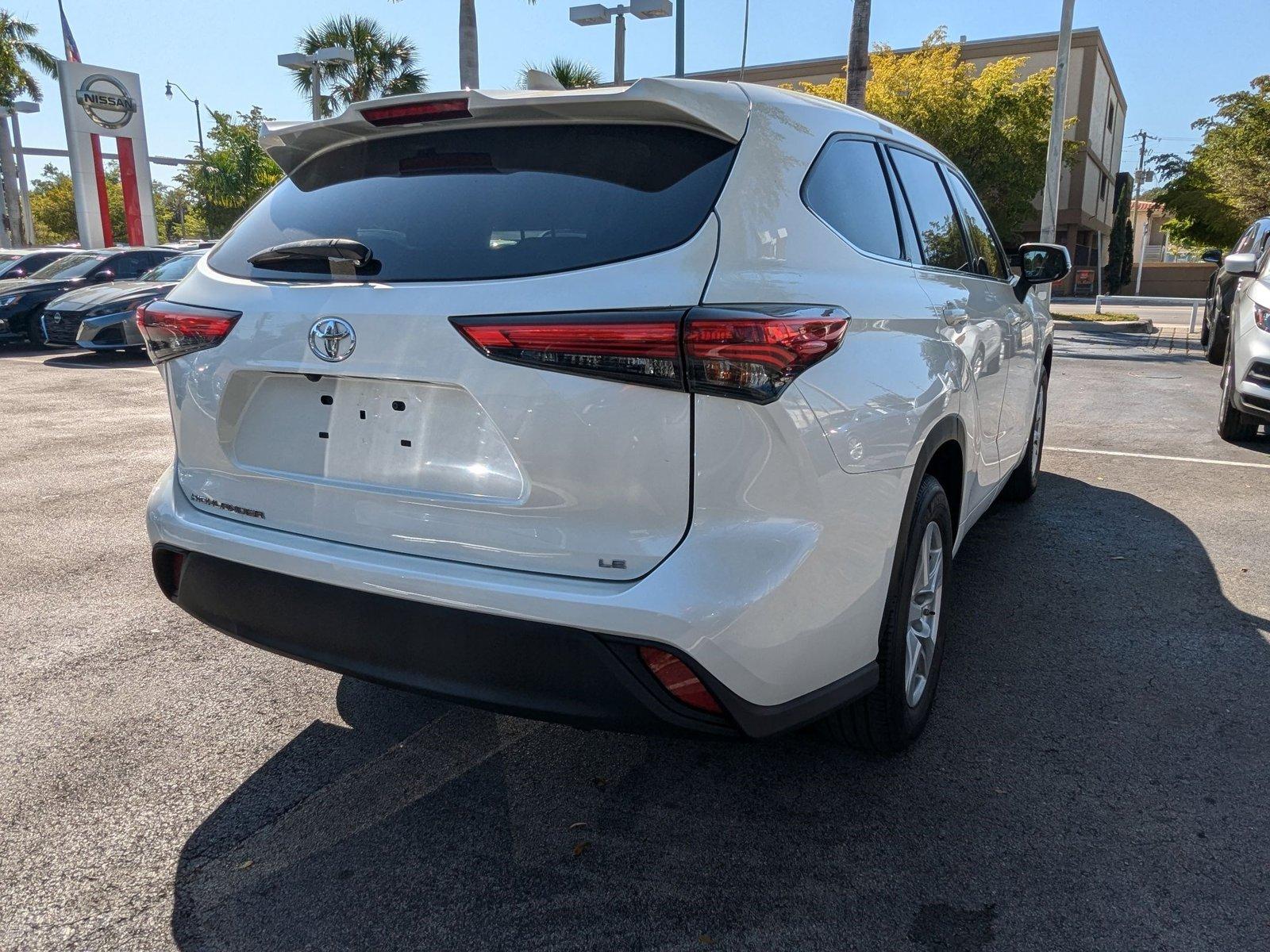 2021 Toyota Highlander Vehicle Photo in Miami, FL 33135