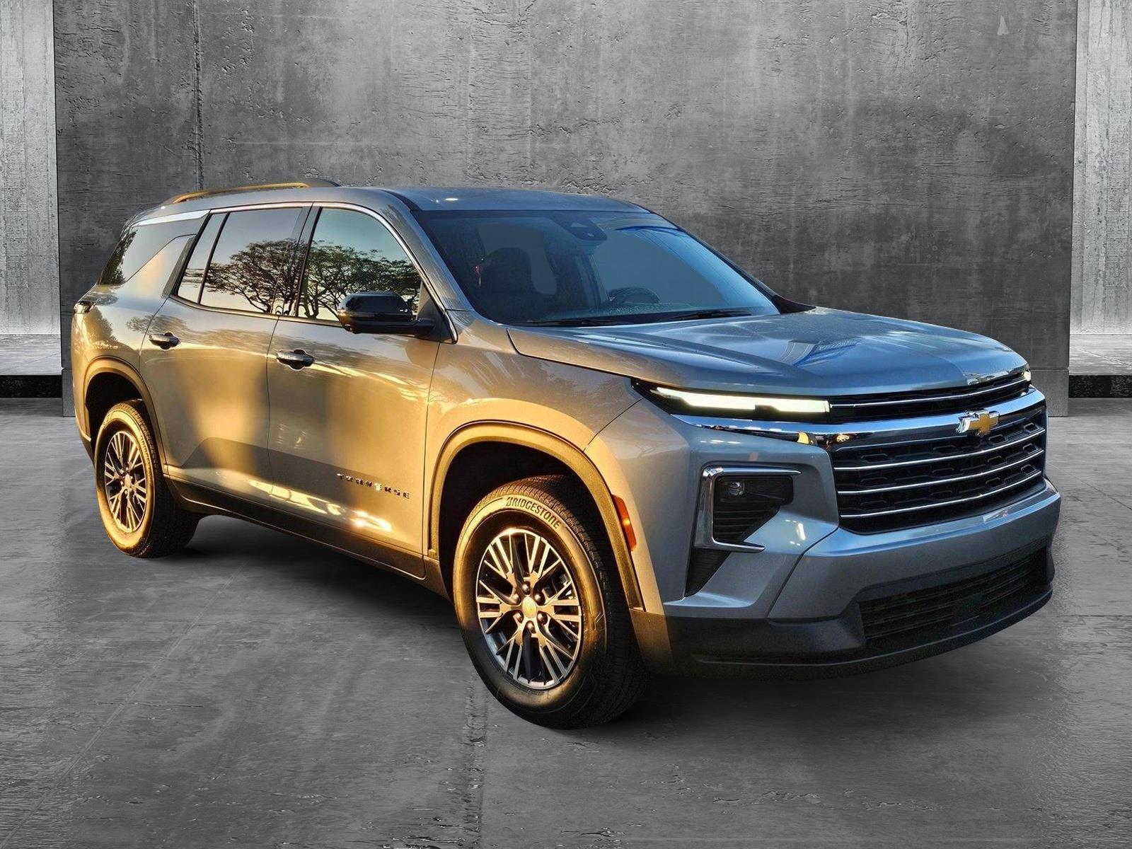 2025 Chevrolet Traverse Vehicle Photo in GREENACRES, FL 33463-3207