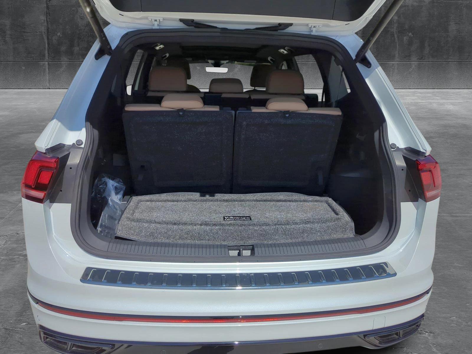 2024 Volkswagen Tiguan Vehicle Photo in Pembroke Pines, FL 33027