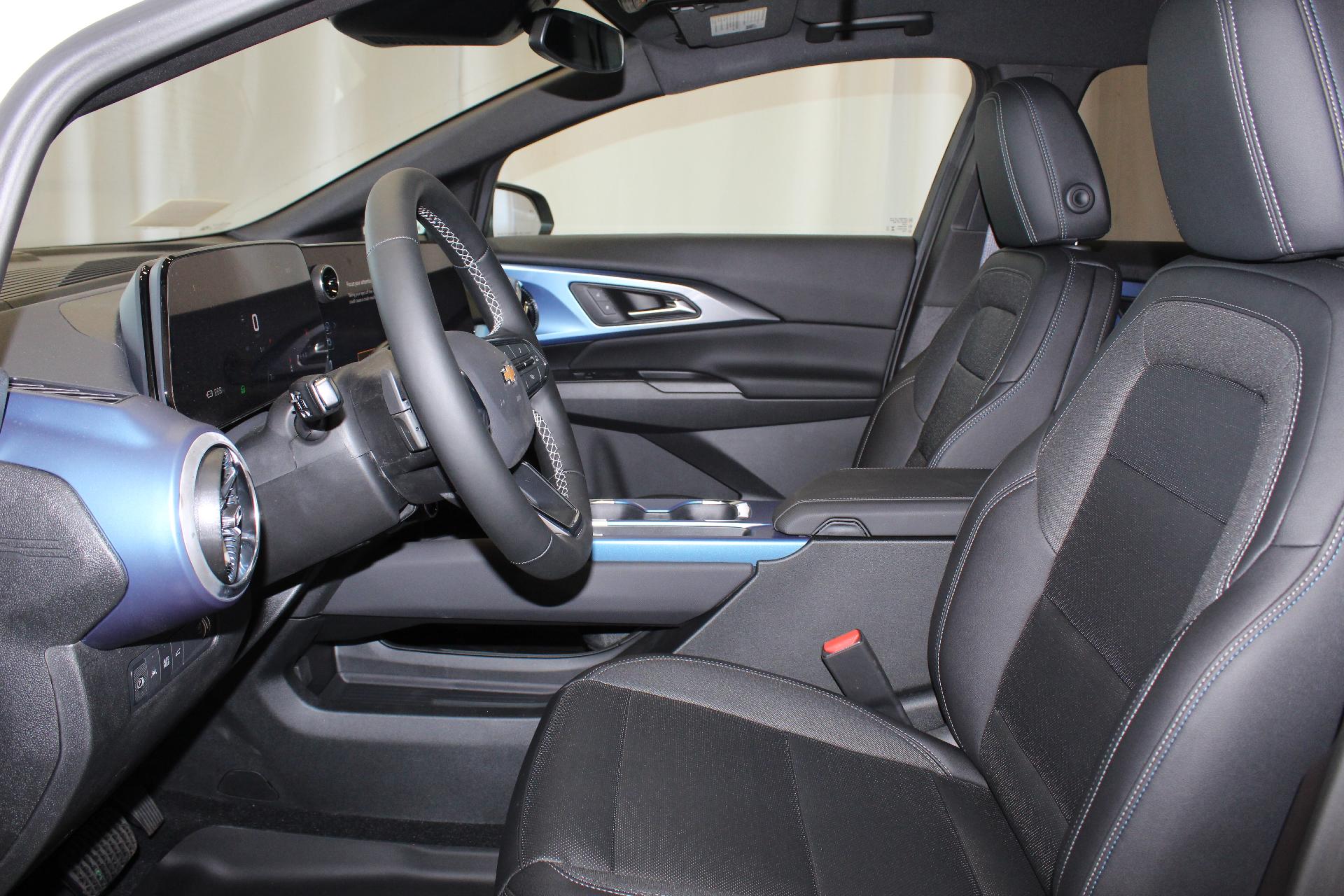2025 Chevrolet Equinox EV Vehicle Photo in NORTHAMPTON, MA 01060-1120