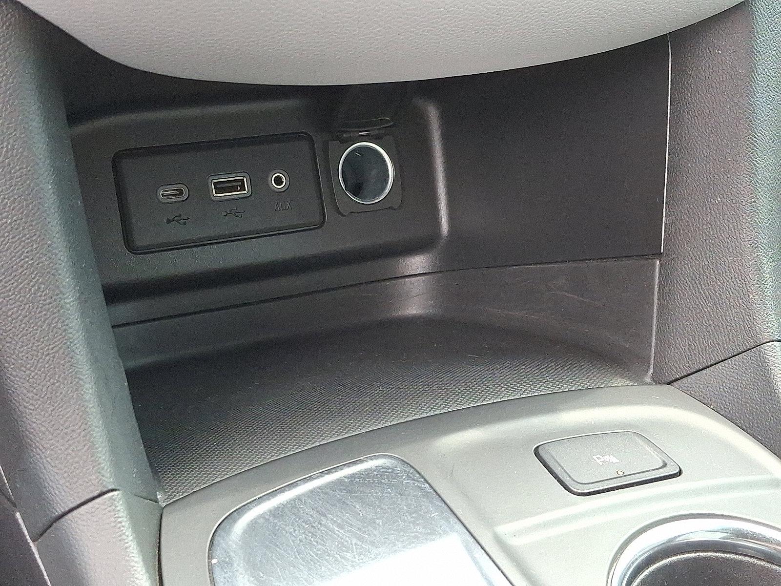 2022 Chevrolet Equinox Vehicle Photo in Trevose, PA 19053