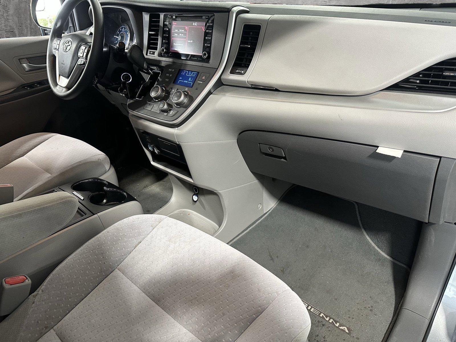 2020 Toyota Sienna Vehicle Photo in Hollywood, FL 33021