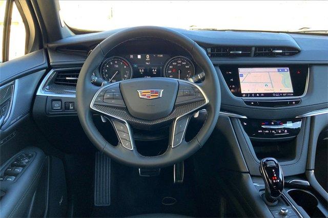 2025 Cadillac XT5 Vehicle Photo in TOPEKA, KS 66609-0000