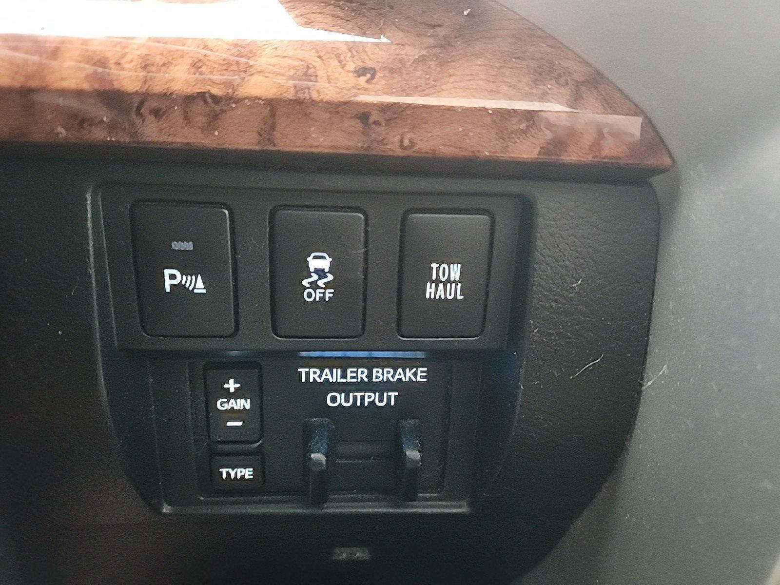 2016 Toyota Tundra 4WD Truck Vehicle Photo in Mechanicsburg, PA 17050