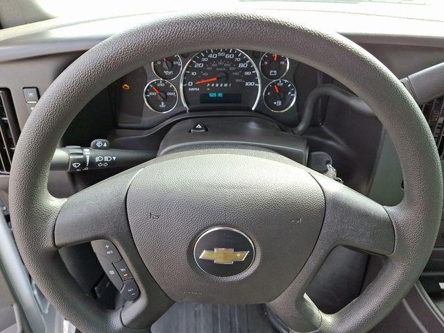2024 Chevrolet Express Cutaway 3500 Vehicle Photo in DANBURY, CT 06810-5034