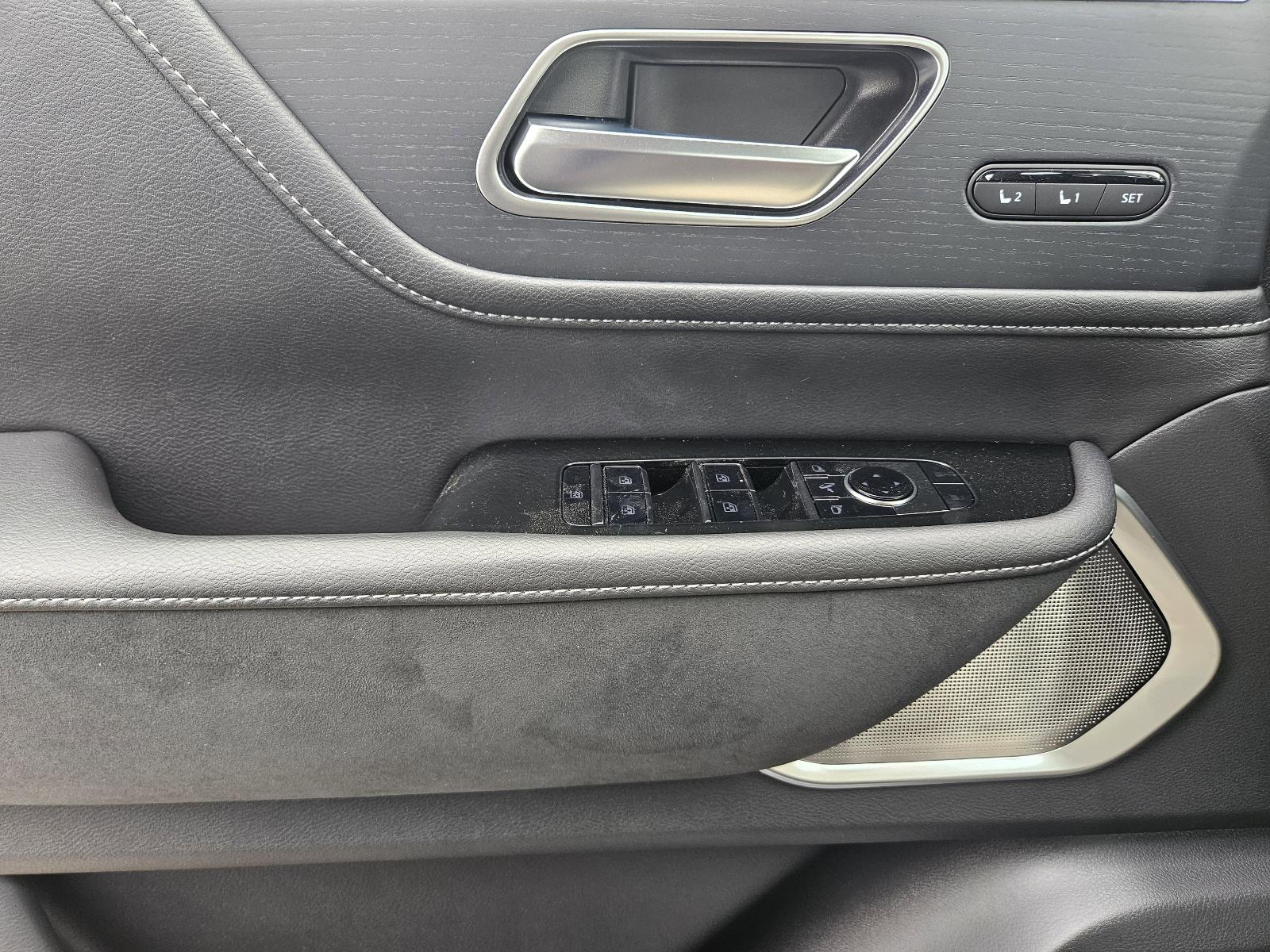 2025 INFINITI QX80 Vehicle Photo in Fort Worth, TX 76132