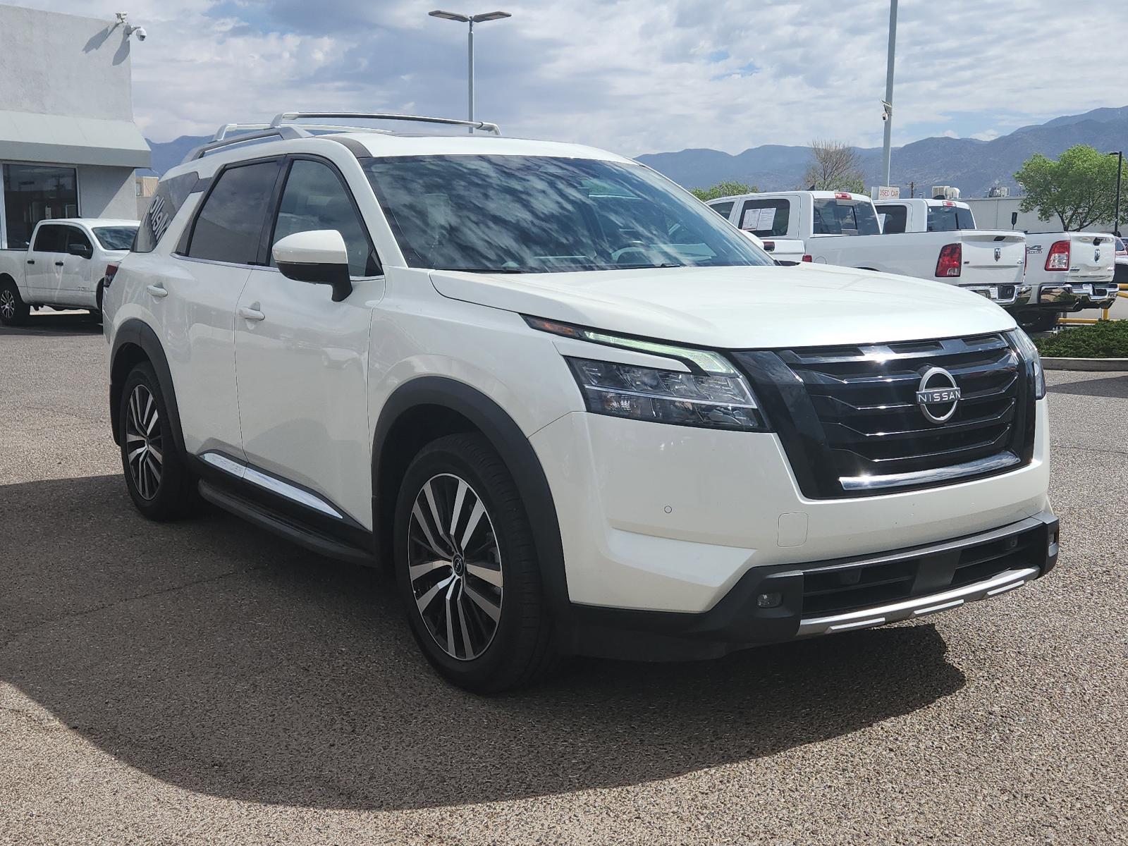 2023 Nissan Pathfinder Vehicle Photo in Albuquerque, NM 87110