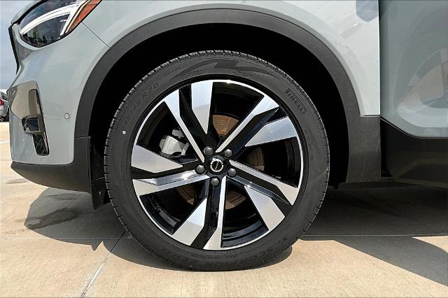 2025 Volvo XC40 Vehicle Photo in Grapevine, TX 76051