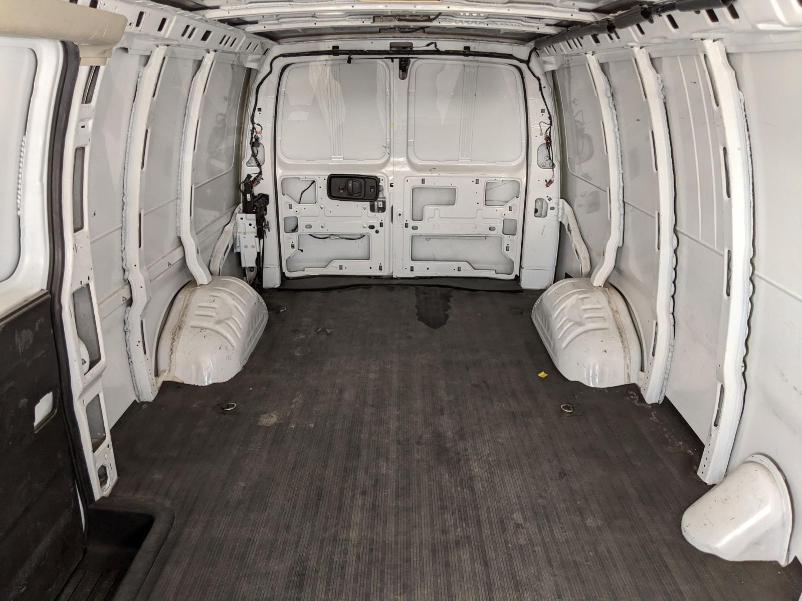 2023 GMC Savana Cargo Van Vehicle Photo in Seguin, TX 78155