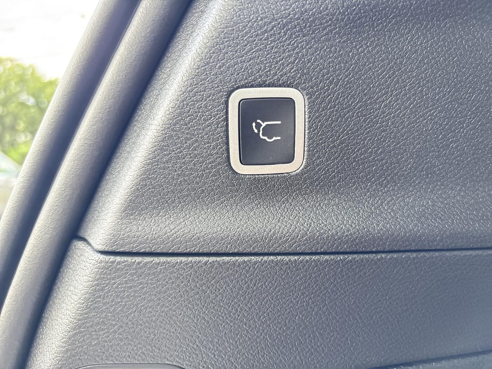 2025 Chrysler Voyager Vehicle Photo in Mechanicsburg, PA 17050-1707