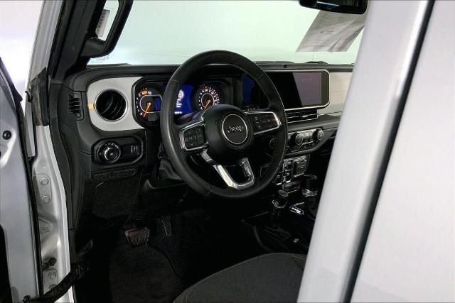 2024 Jeep Wrangler Vehicle Photo in Kansas City, MO 64114
