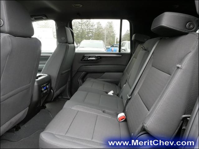 2025 Chevrolet Suburban Vehicle Photo in MAPLEWOOD, MN 55119-4794