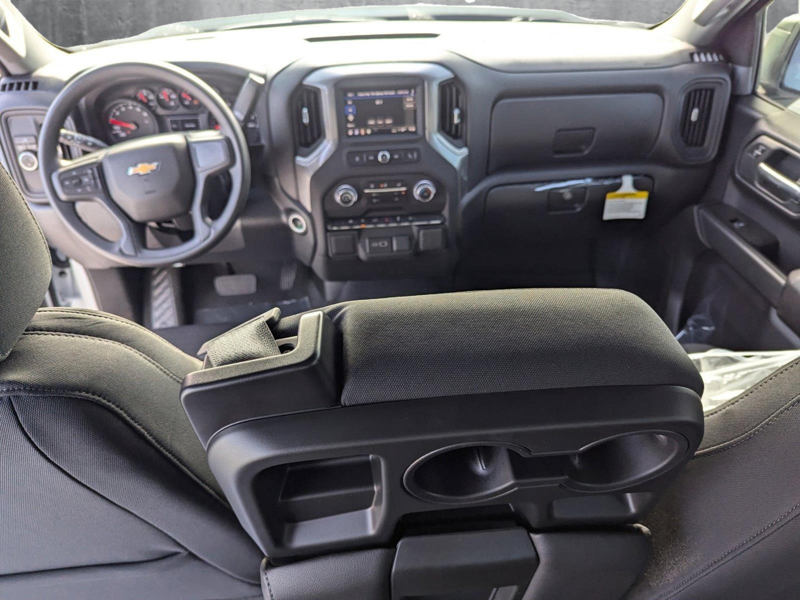 2025 Chevrolet Silverado 1500 Vehicle Photo in PEMBROKE PINES, FL 33024-6534