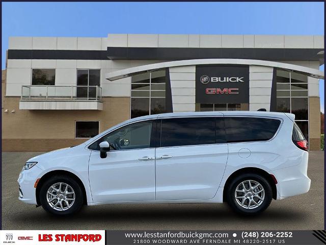 Used 2023 Chrysler Pacifica Touring L with VIN 2C4RC1BG6PR624142 for sale in Ferndale, MI