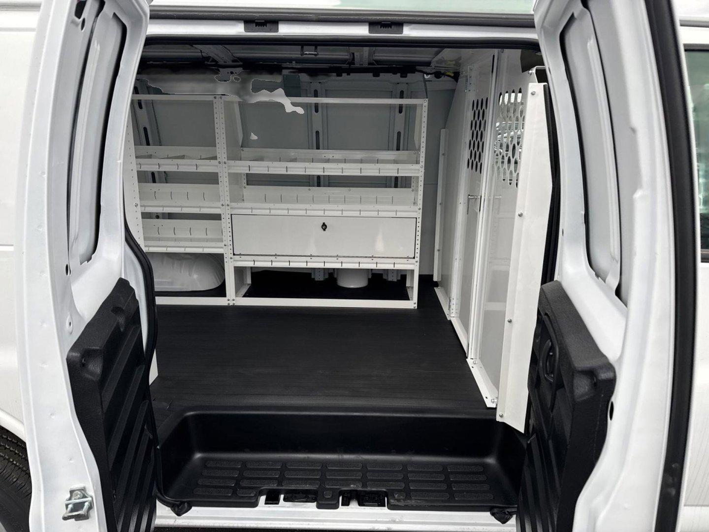 2024 Chevrolet Express Cargo 2500 Vehicle Photo in GEORGETOWN, TX 78626-7508