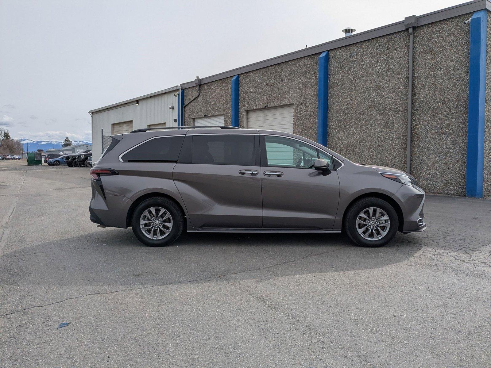 2023 Toyota Sienna Vehicle Photo in Spokane Valley, WA 99212