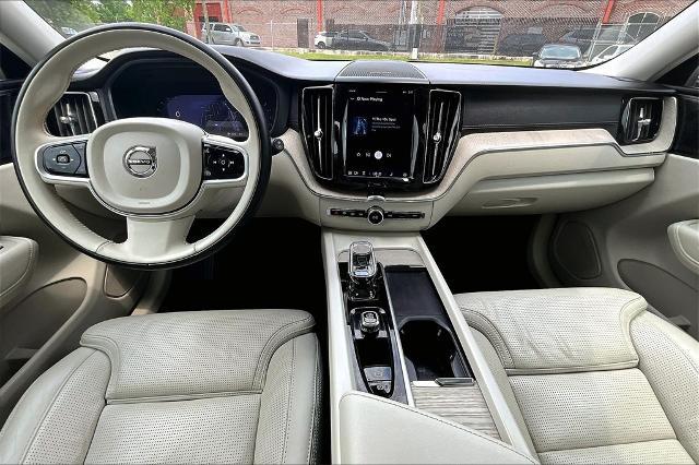 2022 Volvo XC60 Vehicle Photo in Houston, TX 77007