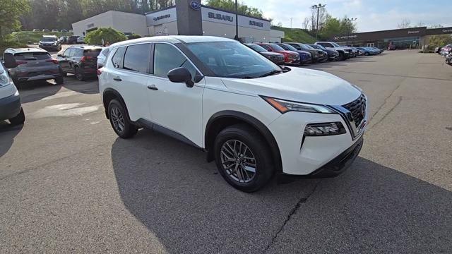 2021 Nissan Rogue Vehicle Photo in Pleasant Hills, PA 15236