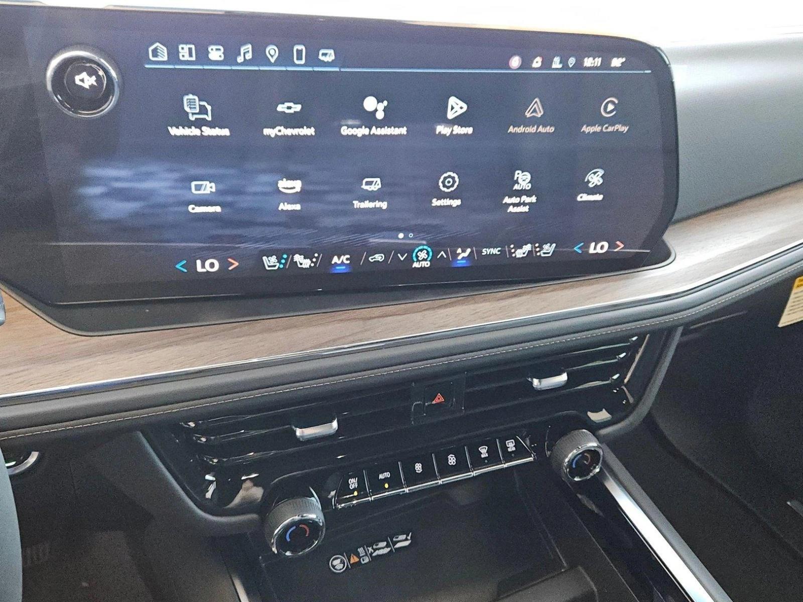 2025 Chevrolet Suburban Vehicle Photo in GILBERT, AZ 85297-0446