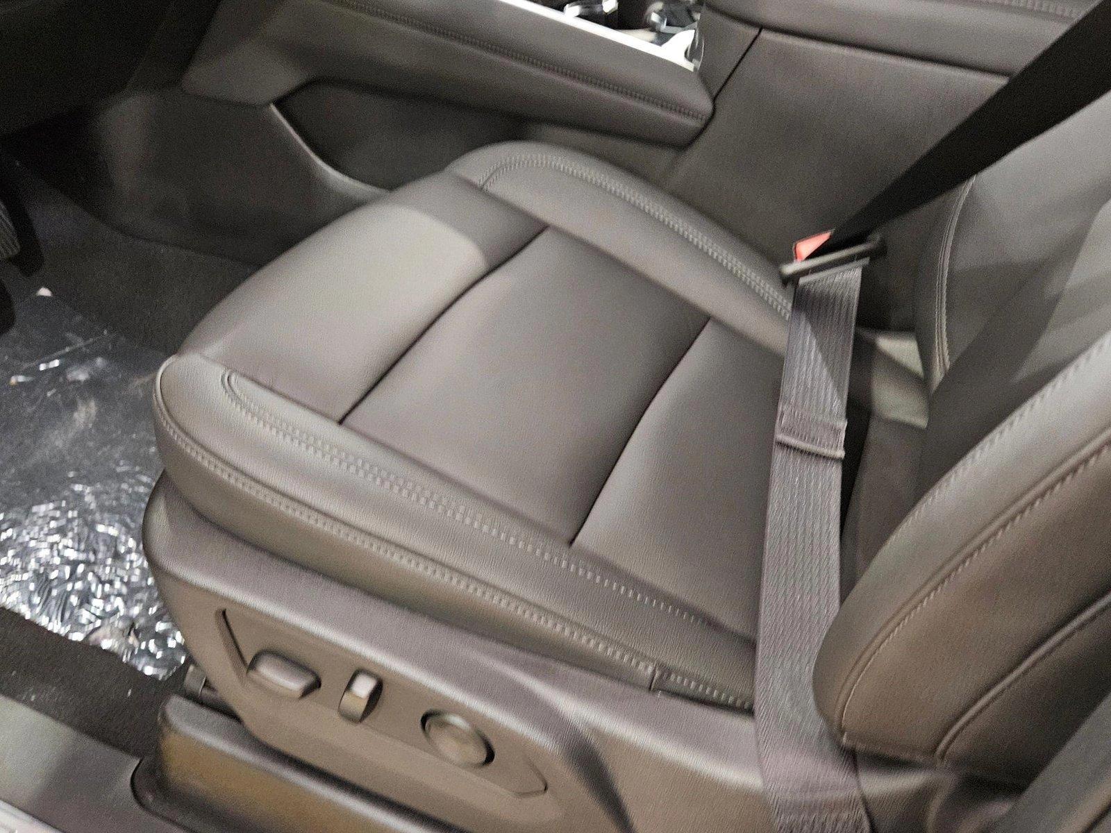 2025 Chevrolet Tahoe Vehicle Photo in GREENACRES, FL 33463-3207