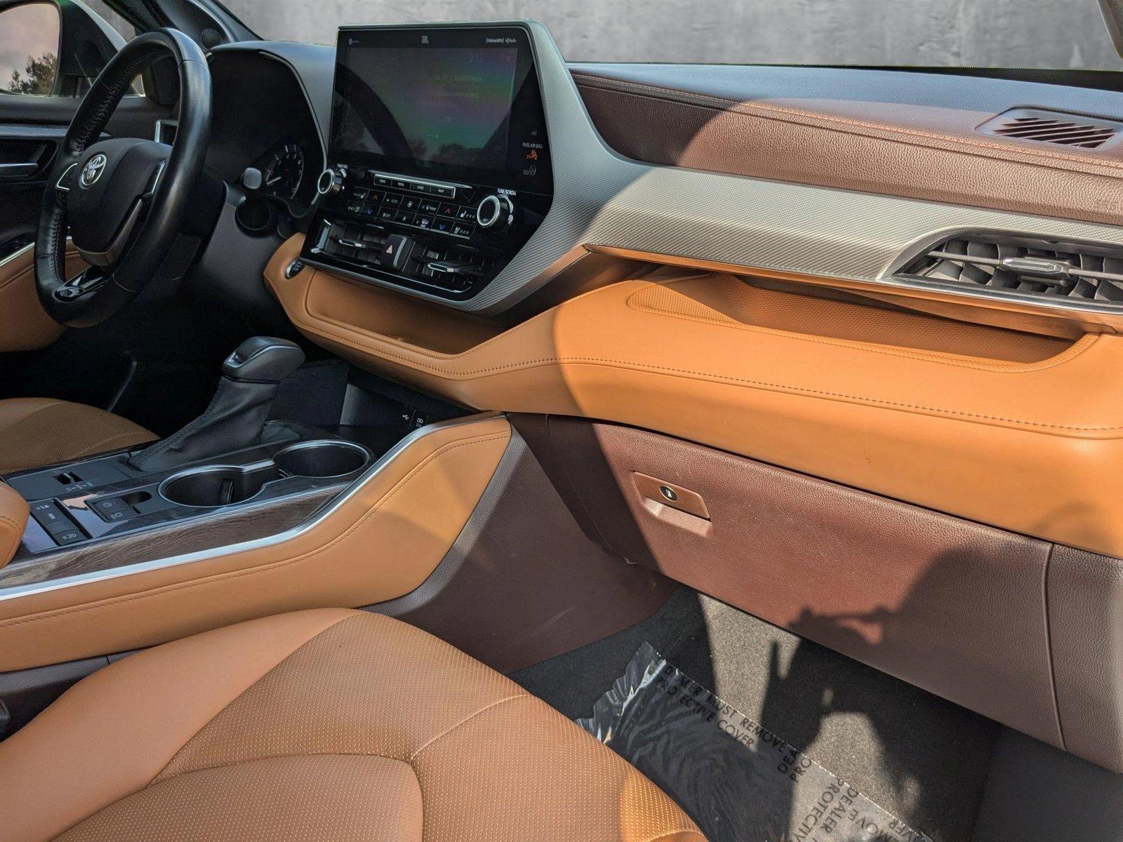 2021 Toyota Highlander Vehicle Photo in Clearwater, FL 33765
