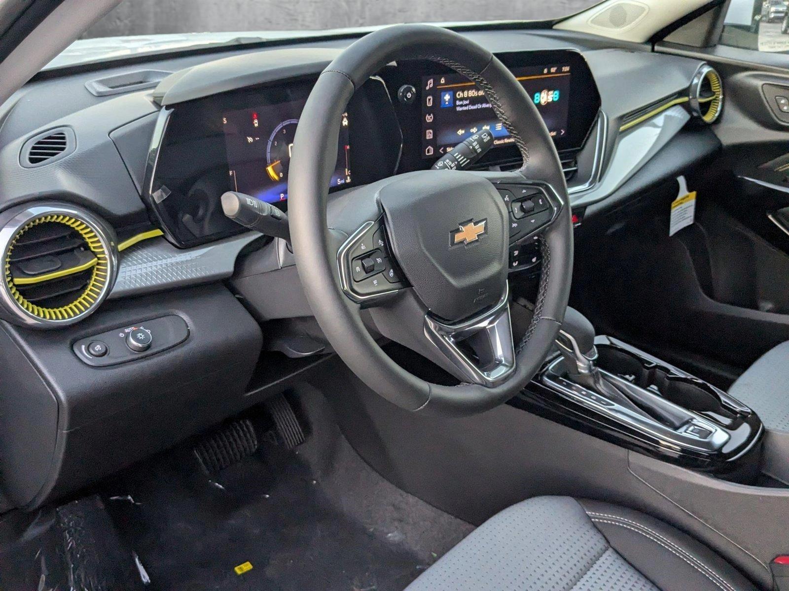 2025 Chevrolet Trax Vehicle Photo in GREENACRES, FL 33463-3207