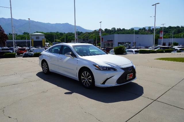 2021 Lexus ES 300h Vehicle Photo in Riverdale, UT 84405