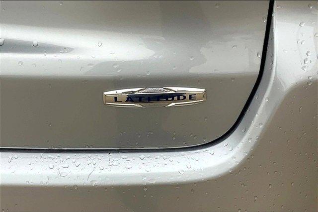 2022 Jeep Compass Vehicle Photo in TOPEKA, KS 66609-0000