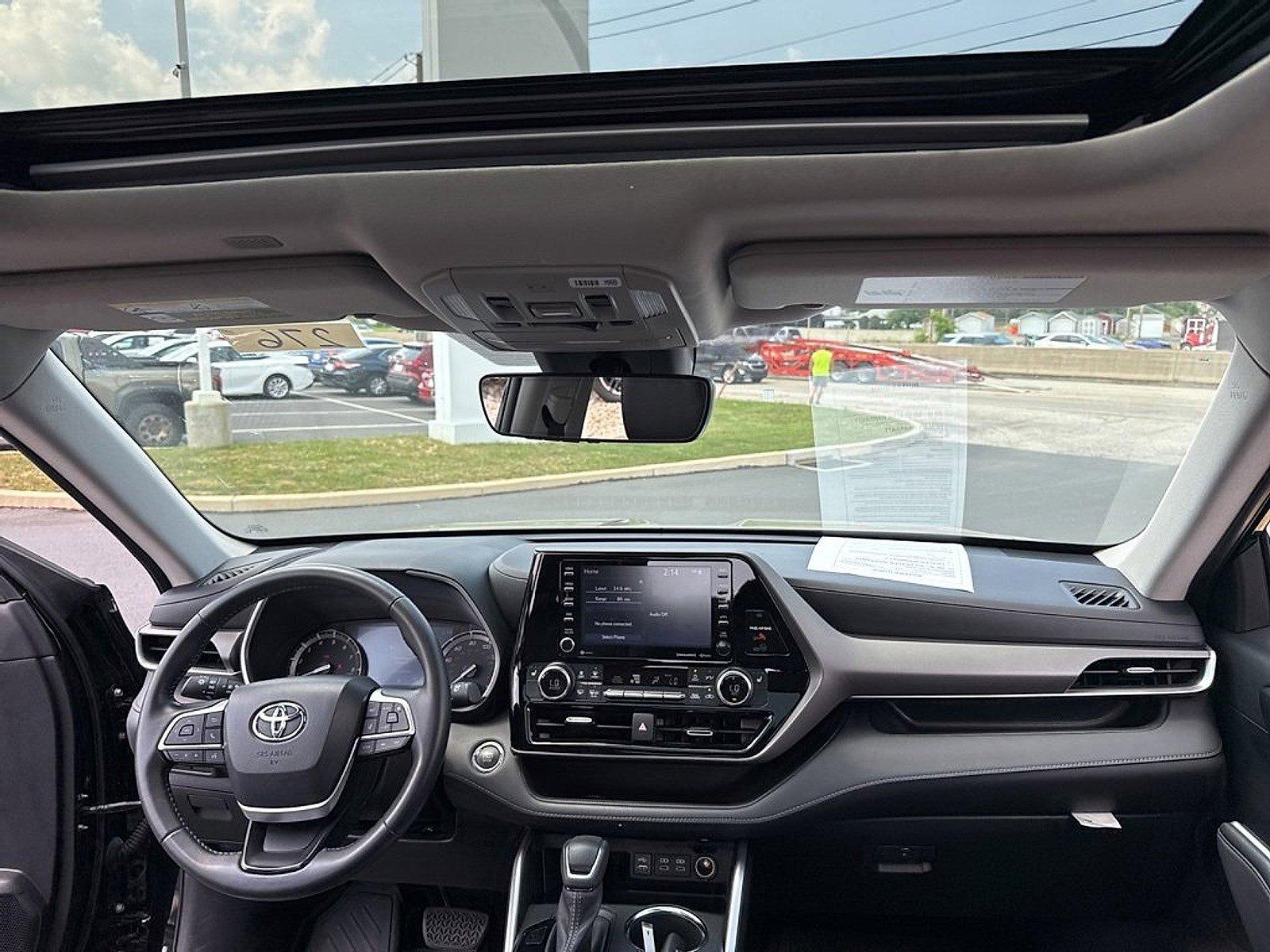 2022 Toyota Highlander Vehicle Photo in Harrisburg, PA 17111