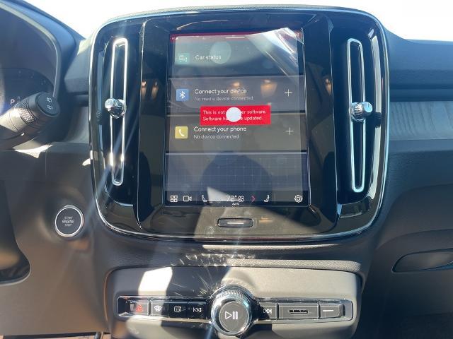 2025 Volvo XC40 Vehicle Photo in Grapevine, TX 76051