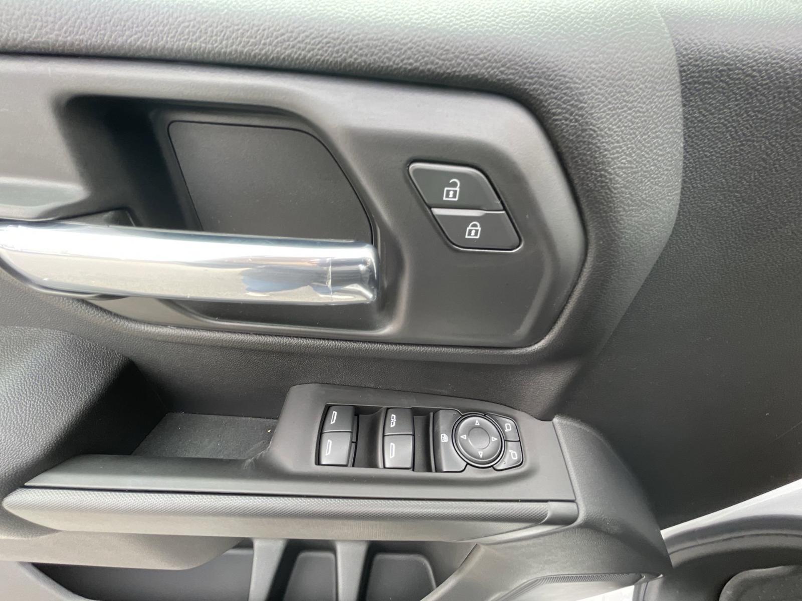 2025 Chevrolet Silverado 1500 Vehicle Photo in BENTONVILLE, AR 72712-4322
