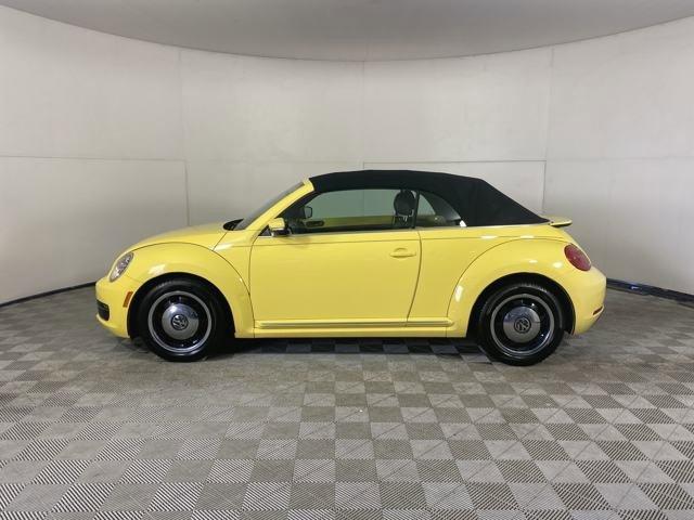 2013 Volkswagen Beetle Convertible Vehicle Photo in MEDINA, OH 44256-9001