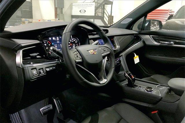 2025 Cadillac XT6 Vehicle Photo in KANSAS CITY, MO 64114-4545