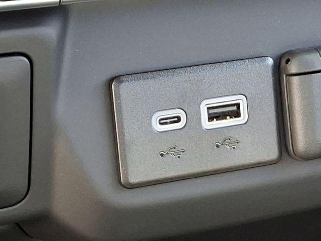 2024 Chevrolet Silverado 1500 Vehicle Photo in DANBURY, CT 06810-5034