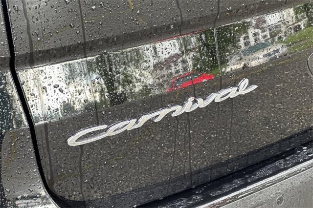 2022 Kia Carnival Vehicle Photo in ELK GROVE, CA 95757-8703