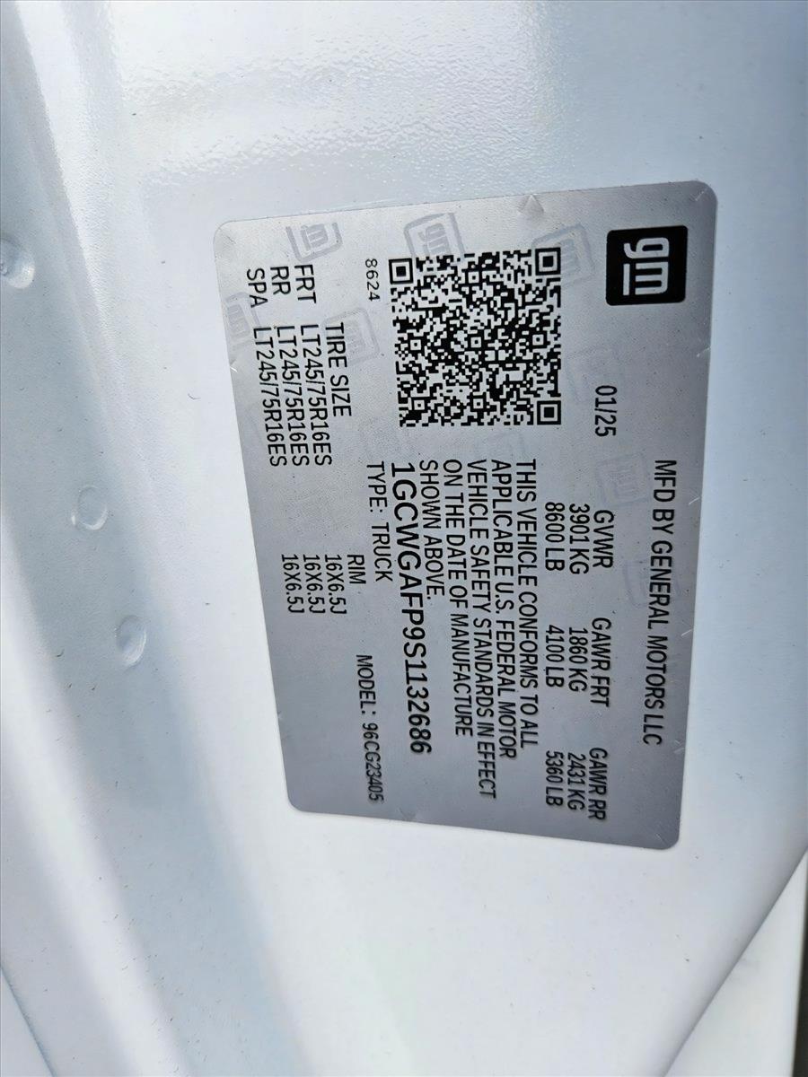 2025 Chevrolet Express Cargo 2500 Vehicle Photo in GREENACRES, FL 33463-3207
