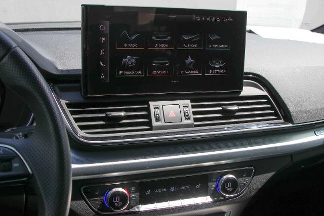 2024 Audi Q5 Vehicle Photo in SUGAR LAND, TX 77478