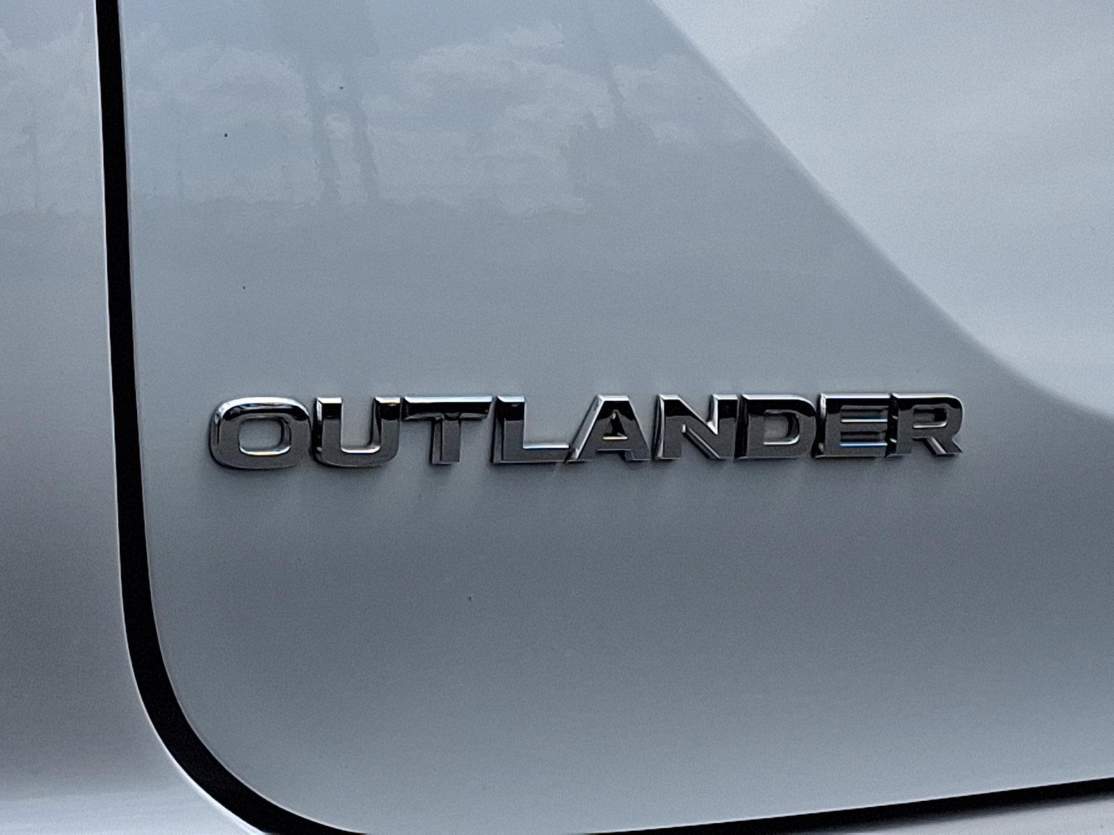 2022 Mitsubishi Outlander Vehicle Photo in BETHLEHEM, PA 18017-9401