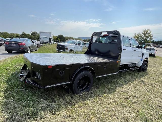 2024 Chevrolet Silverado 5500 HD Vehicle Photo in ALCOA, TN 37701-3235