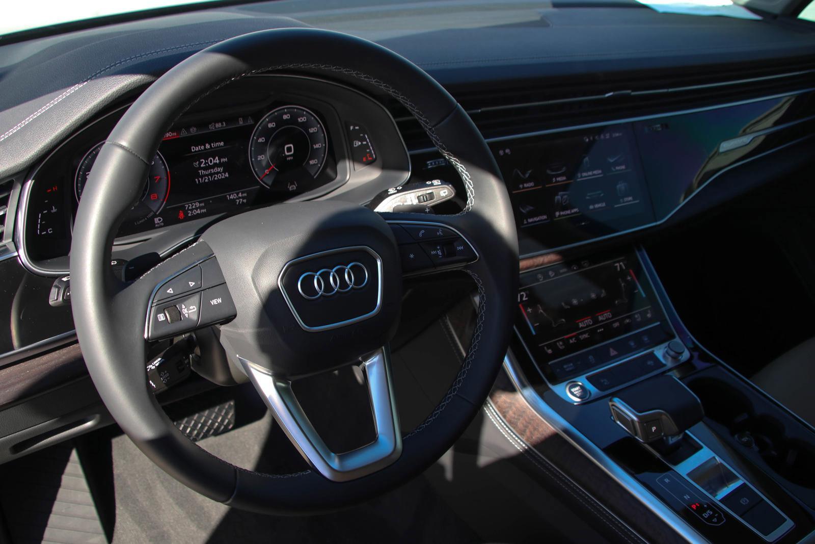 2025 Audi Q7 Vehicle Photo in SUGAR LAND, TX 77478