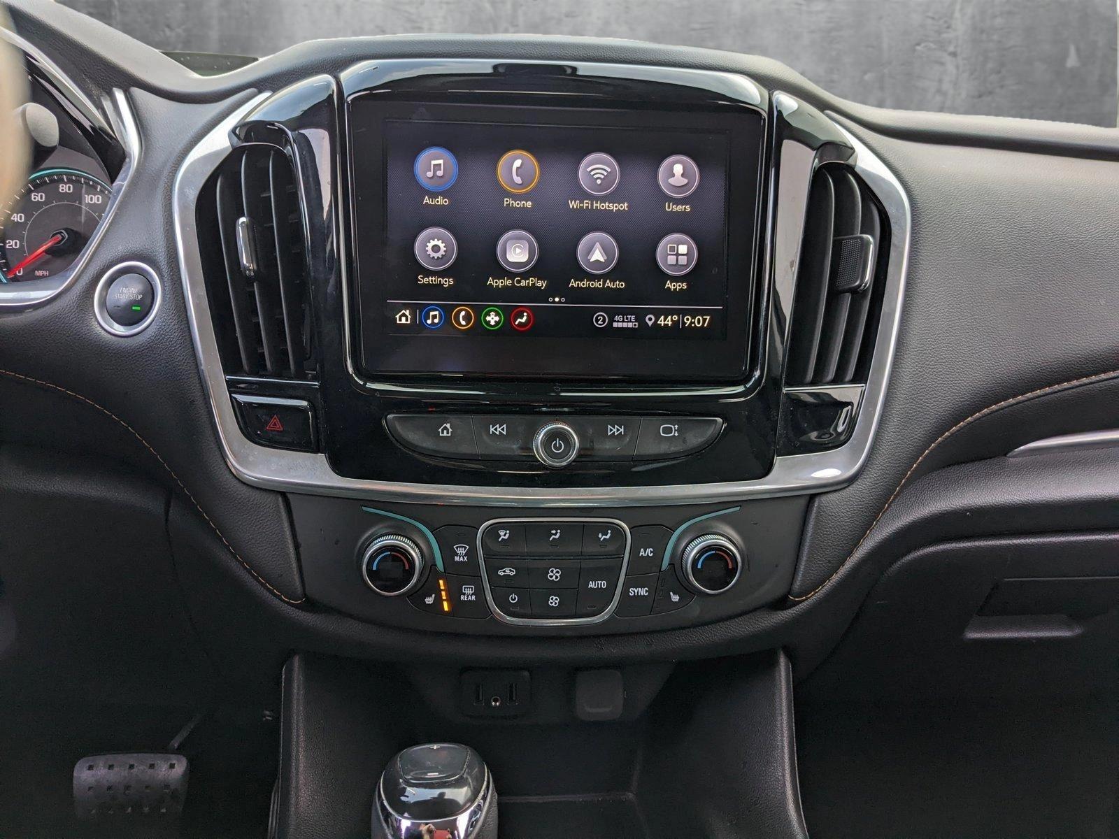 2020 Chevrolet Traverse Vehicle Photo in VALENCIA, CA 91355-1705