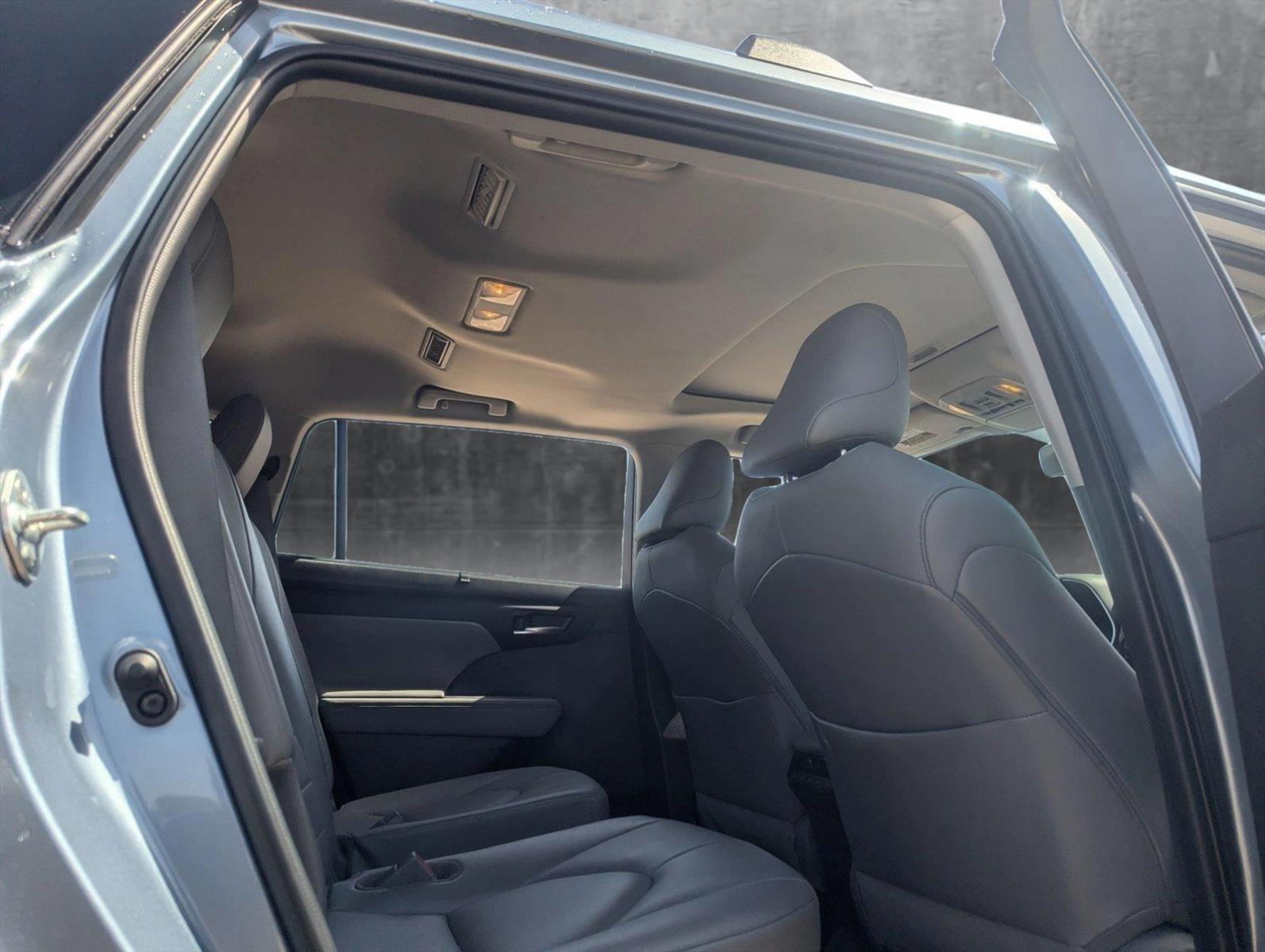 2021 Toyota Highlander Vehicle Photo in CORPUS CHRISTI, TX 78412-4902