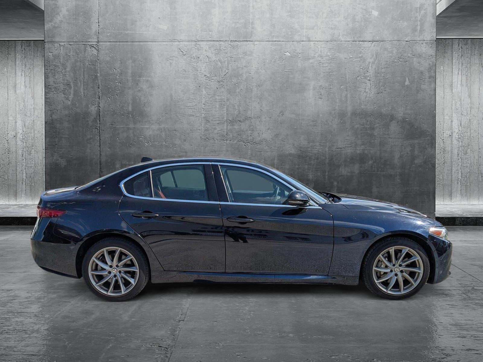 2019 Alfa Romeo Giulia Vehicle Photo in Miami, FL 33015