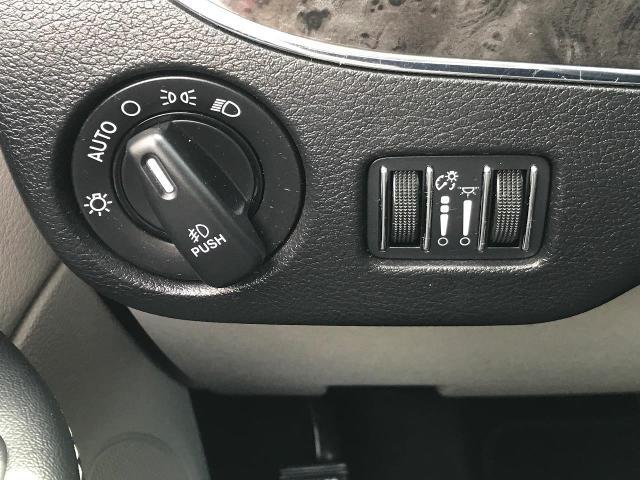 2015 Chrysler Town & Country Vehicle Photo in GREEN BAY, WI 54303-3330