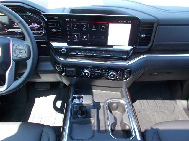 2025 GMC Sierra 1500 Vehicle Photo in LOWELL, MA 01852-4336