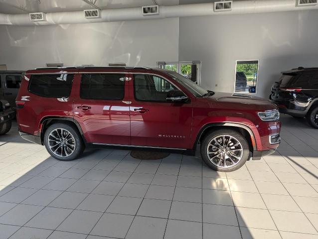 2025 Jeep Wagoneer Vehicle Photo in Oshkosh, WI 54901