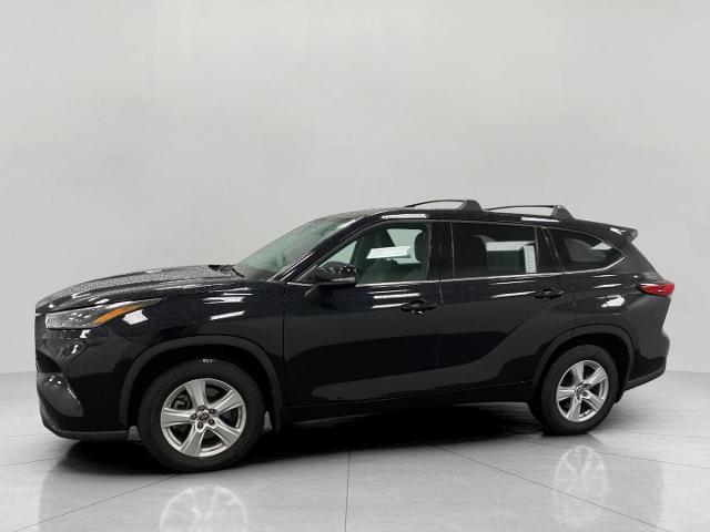 2022 Toyota Highlander Vehicle Photo in Appleton, WI 54913