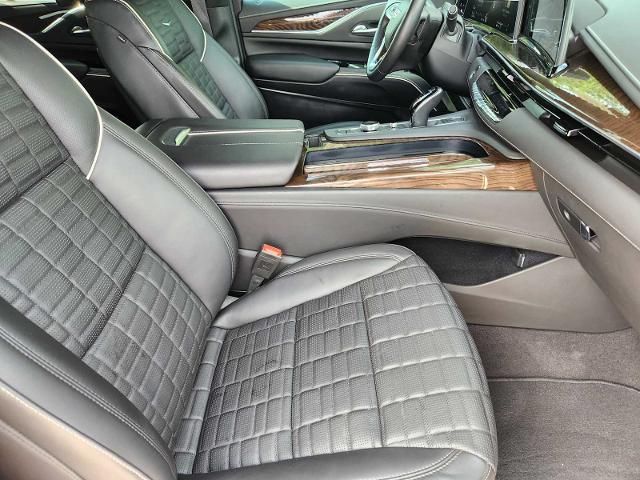 2024 Cadillac Escalade Vehicle Photo in DENTON, TX 76210-9321