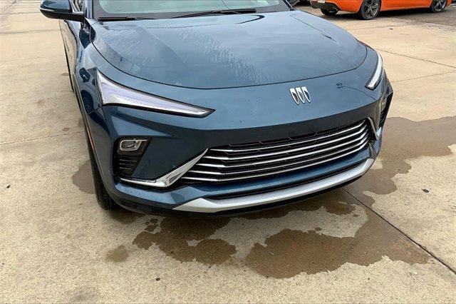 2024 Buick Envista Vehicle Photo in TOPEKA, KS 66609-0000