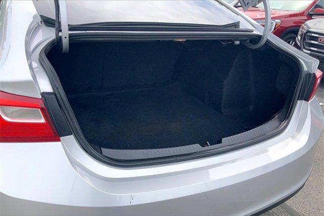 2018 Chevrolet Malibu Vehicle Photo in INDEPENDENCE, MO 64055-1377